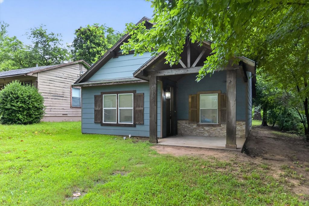 818 W Elm Street, Denison, TX 75020
