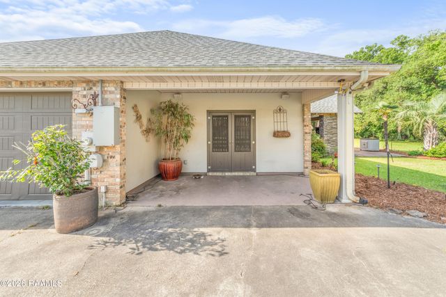 136 Shelby Oaks Lane, Lafayette, LA 70507