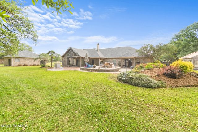 136 Shelby Oaks Lane, Lafayette, LA 70507