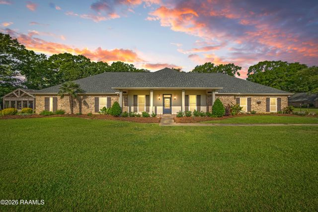 136 Shelby Oaks Lane, Lafayette, LA 70507