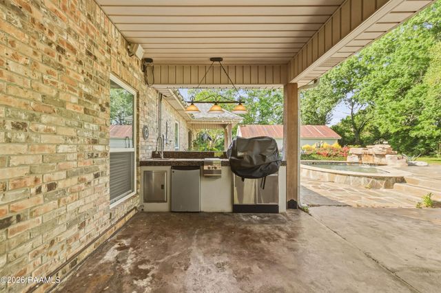 136 Shelby Oaks Lane, Lafayette, LA 70507