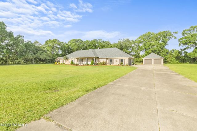 136 Shelby Oaks Lane, Lafayette, LA 70507