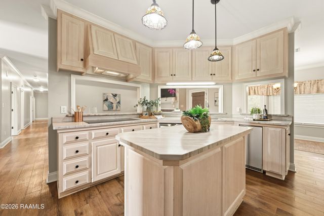 136 Shelby Oaks Lane, Lafayette, LA 70507