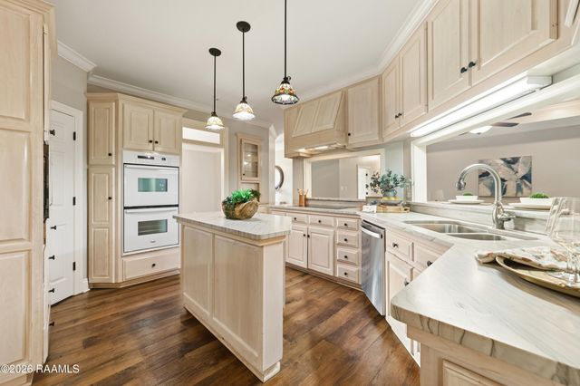 136 Shelby Oaks Lane, Lafayette, LA 70507
