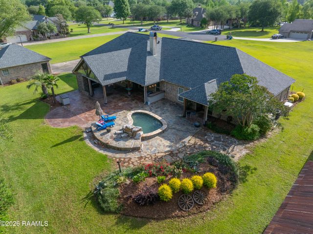 136 Shelby Oaks Lane, Lafayette, LA 70507