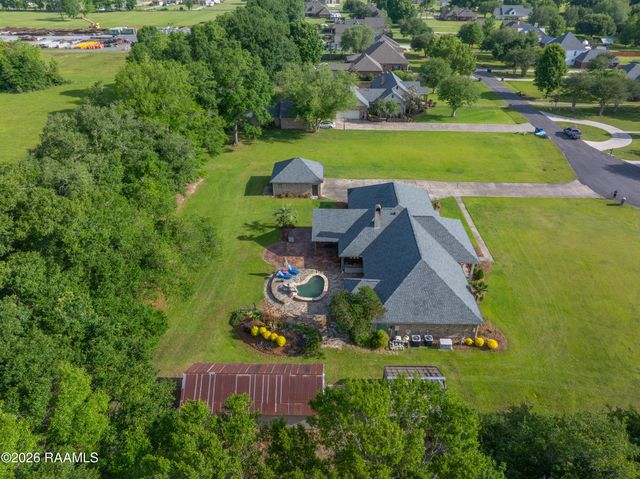 136 Shelby Oaks Lane, Lafayette, LA 70507