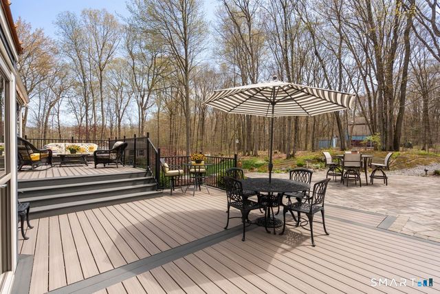 61 Sharon Court, Shelton, CT 06484