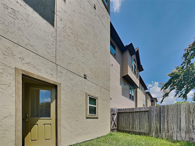 2734 Kings Retreat Circle, Houston, TX 77345