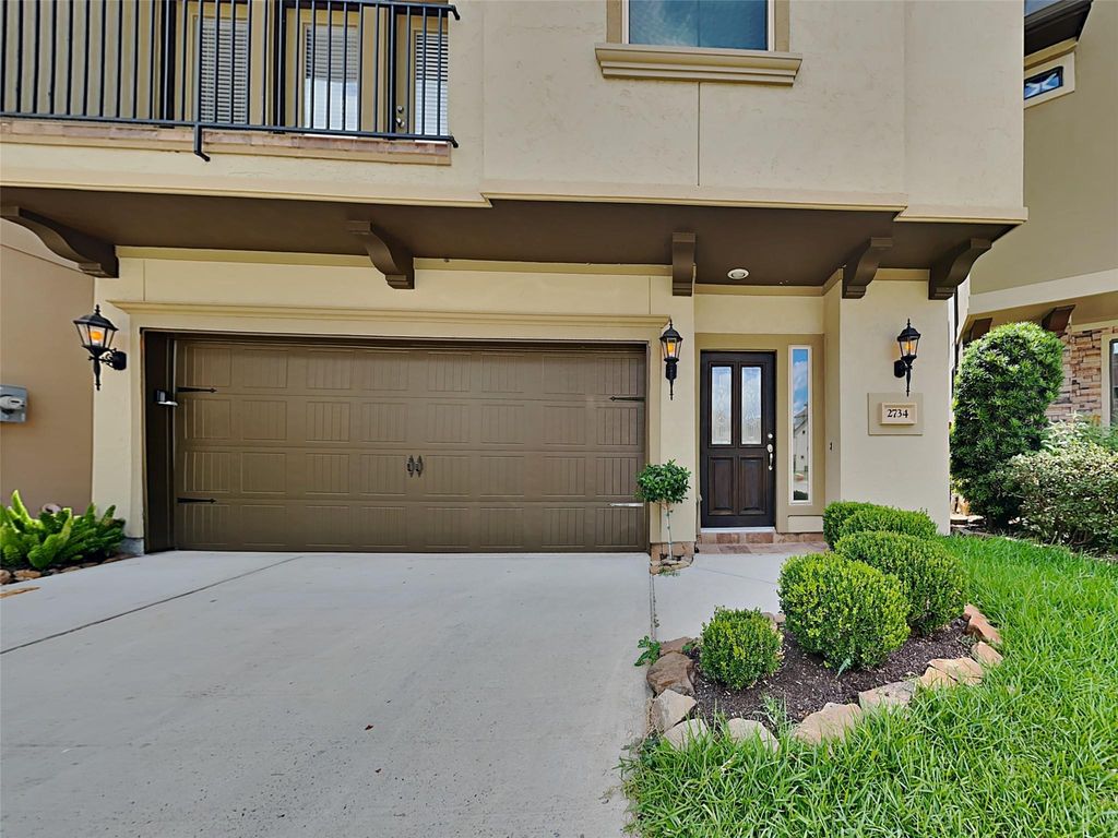 2734 Kings Retreat Circle, Houston, TX 77345