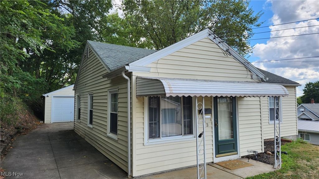 143 Glenn Street, Barberton, OH 44203