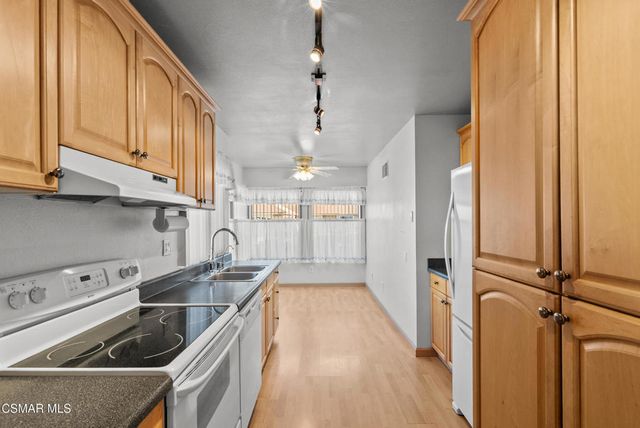 6204 Village 6, Camarillo, CA 93012