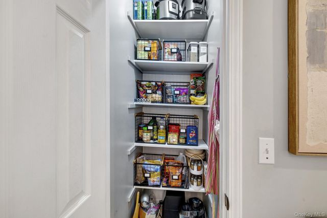 58 Red Maple Way, New Windsor, NY 12553