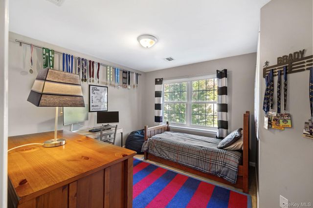 58 Red Maple Way, New Windsor, NY 12553