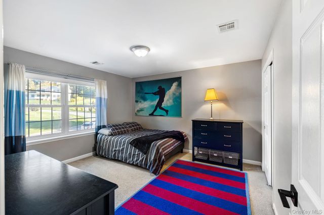 58 Red Maple Way, New Windsor, NY 12553