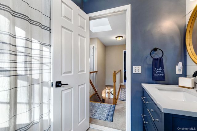 58 Red Maple Way, New Windsor, NY 12553