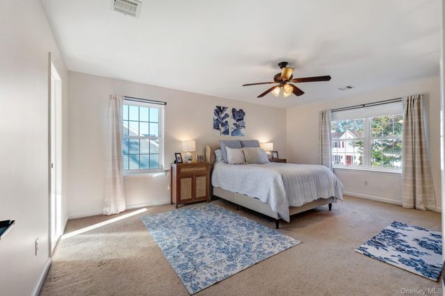 58 Red Maple Way, New Windsor, NY 12553