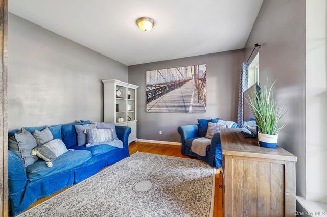 58 Red Maple Way, New Windsor, NY 12553