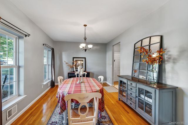 58 Red Maple Way, New Windsor, NY 12553