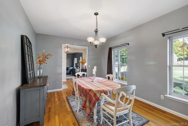 58 Red Maple Way, New Windsor, NY 12553