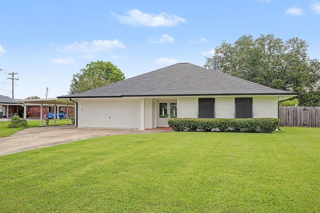 105 Cottonwood Dr, Houma, LA 70360