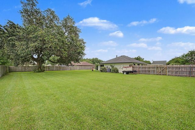 105 Cottonwood Dr, Houma, LA 70360