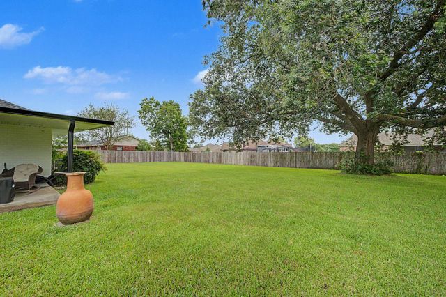 105 Cottonwood Dr, Houma, LA 70360