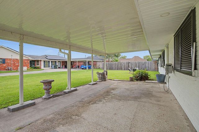 105 Cottonwood Dr, Houma, LA 70360