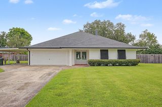 105 Cottonwood Dr, Houma, LA 70360