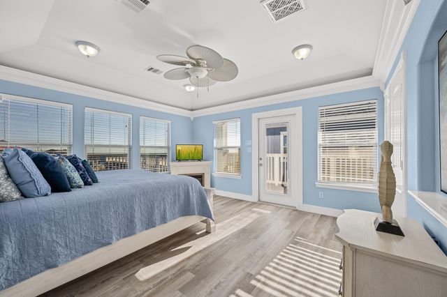 123 Carlton Avenue, Surfside Beach, TX 77541