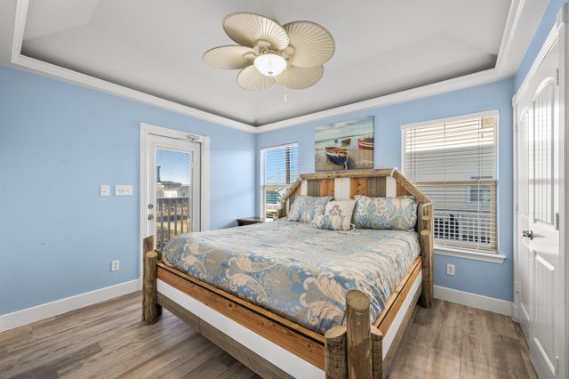 123 Carlton Avenue, Surfside Beach, TX 77541