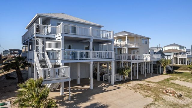 123 Carlton Avenue, Surfside Beach, TX 77541