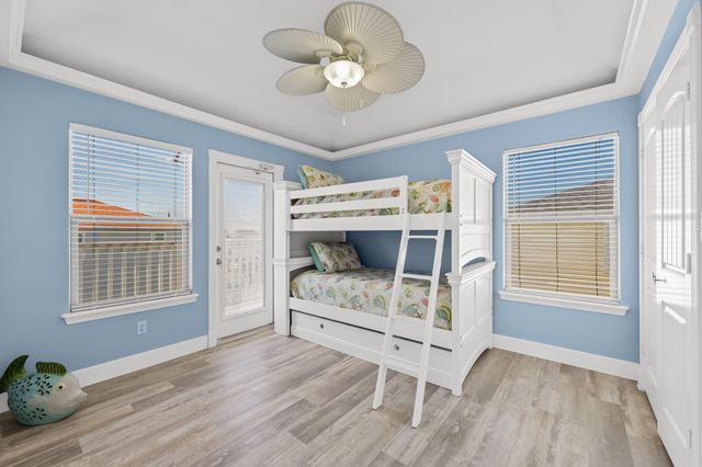 123 Carlton Avenue, Surfside Beach, TX 77541