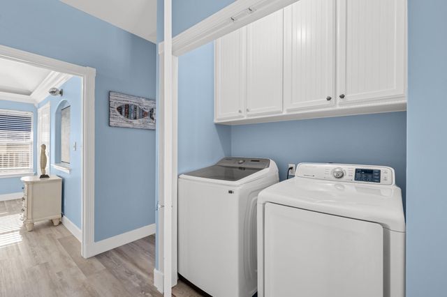 123 Carlton Avenue, Surfside Beach, TX 77541
