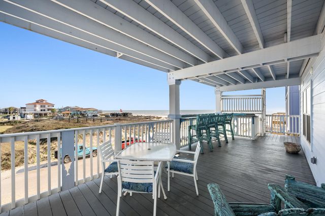 123 Carlton Avenue, Surfside Beach, TX 77541