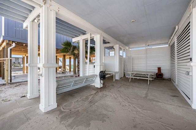123 Carlton Avenue, Surfside Beach, TX 77541