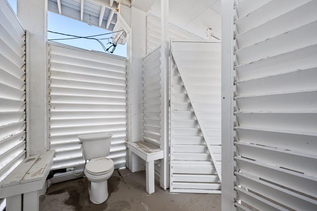 123 Carlton Avenue, Surfside Beach, TX 77541