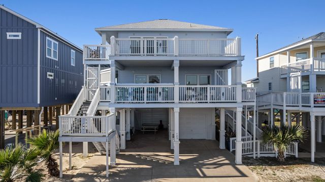 123 Carlton Avenue, Surfside Beach, TX 77541