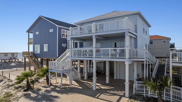 123 Carlton Avenue, Surfside Beach, TX 77541