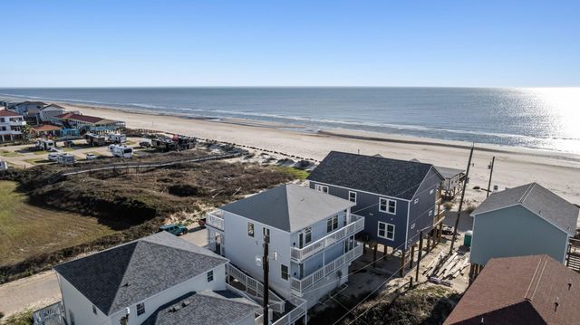 123 Carlton Avenue, Surfside Beach, TX 77541
