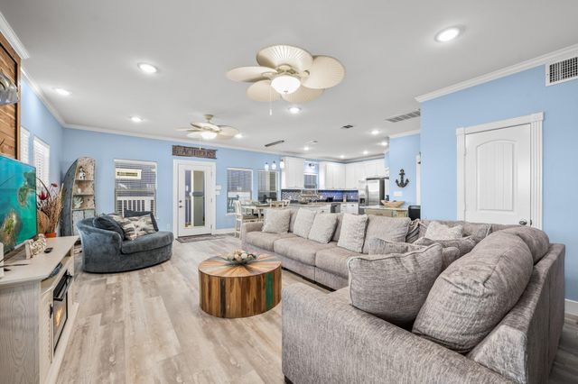 123 Carlton Avenue, Surfside Beach, TX 77541