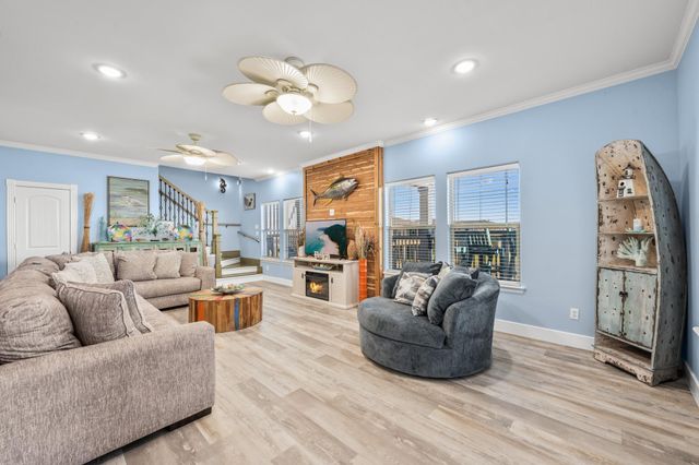 123 Carlton Avenue, Surfside Beach, TX 77541