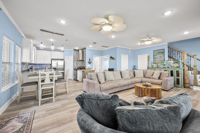 123 Carlton Avenue, Surfside Beach, TX 77541