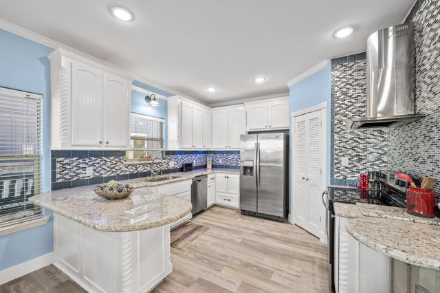 123 Carlton Avenue, Surfside Beach, TX 77541