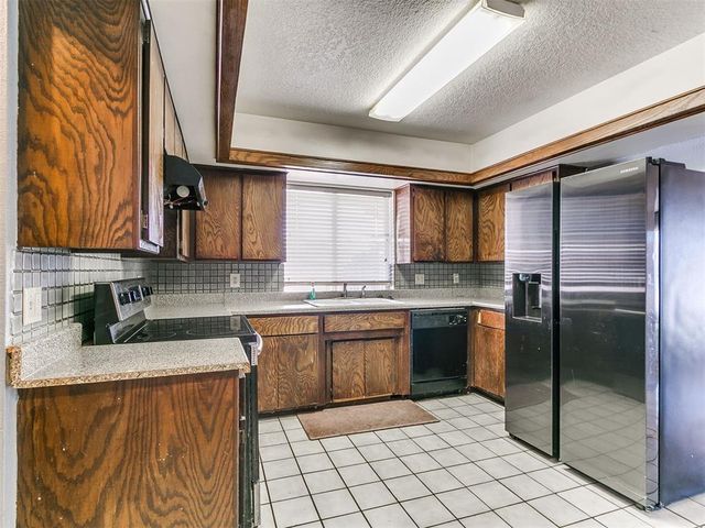 4000 LANDMARK Road, Yukon, OK 73099