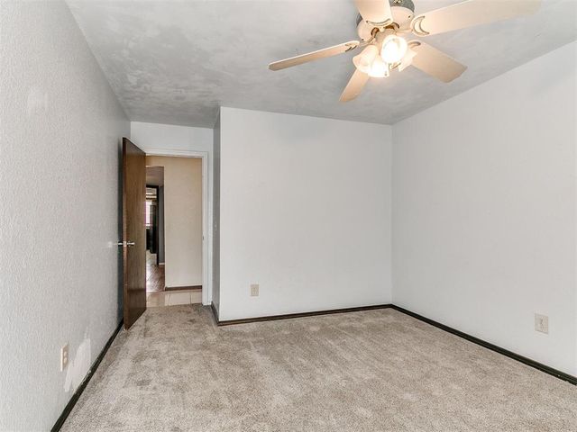 4000 LANDMARK Road, Yukon, OK 73099