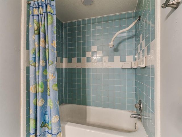 4000 LANDMARK Road, Yukon, OK 73099