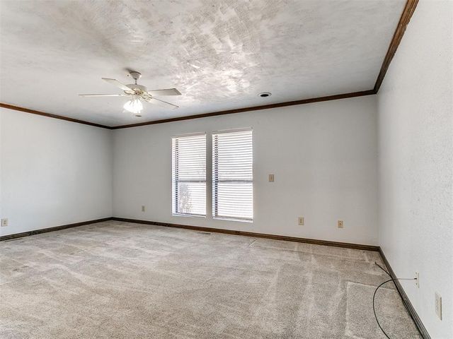 4000 LANDMARK Road, Yukon, OK 73099