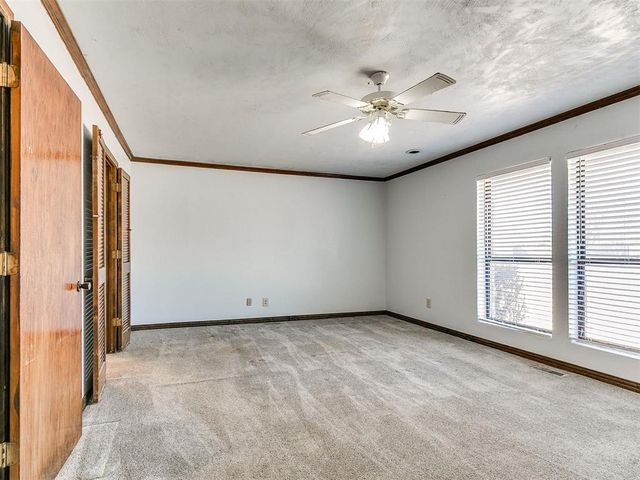 4000 LANDMARK Road, Yukon, OK 73099