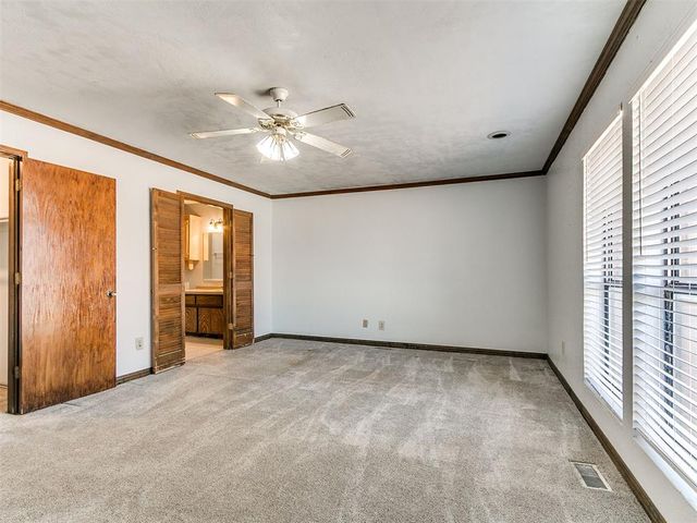 4000 LANDMARK Road, Yukon, OK 73099