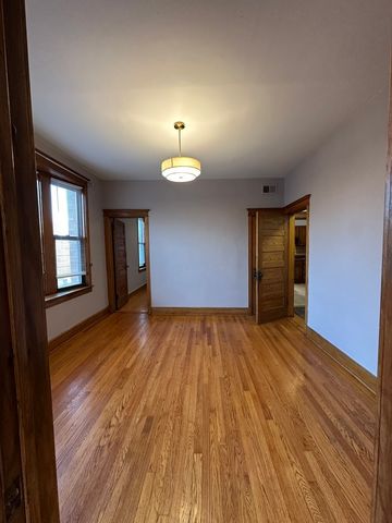 3759 N Damen Avenue 2, Chicago, IL 60618